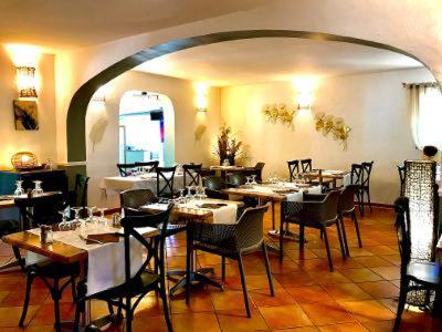 Hotel Restaurant Les Chasseurs Marine de Pietracorbara Exterior photo